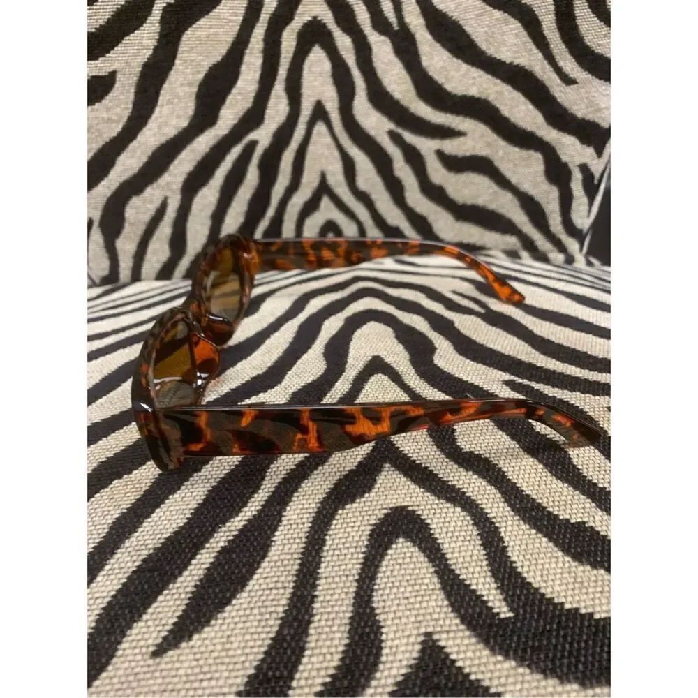 Turtle She'll Fashion Sunglasses - Picture 4 of 4